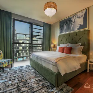 Dream - Walk Modern & Luxury Dubai